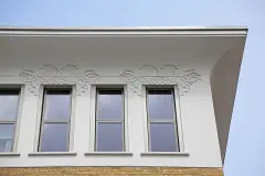 Dekorelemente für die historische und moderne Fassadengestaltung, hergestellt aus Verolith®-Leichtwerkstoff
