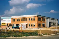 Rohbau des ersten Verotec Firmengebäudes mit Produktionshalle 1989