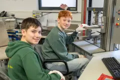 Biegezugprüfung in der QS unserer Putzträgerplatten